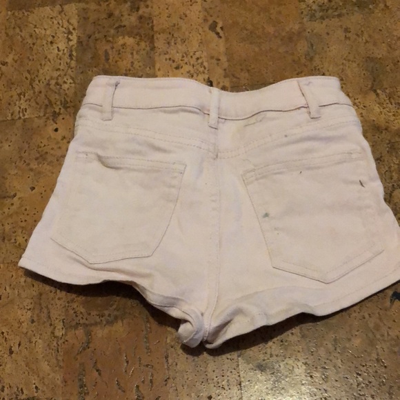 Light pink ripped jean shorts - Picture 2 of 2
